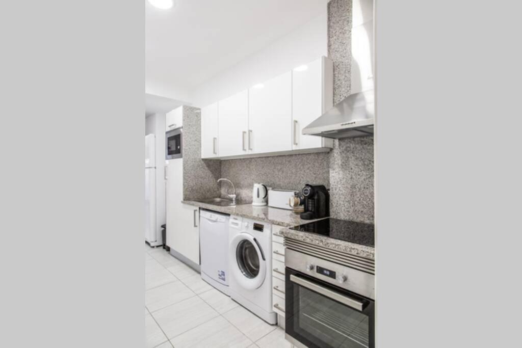 Remodeled Apartment In The City Center. Фару Экстерьер фото